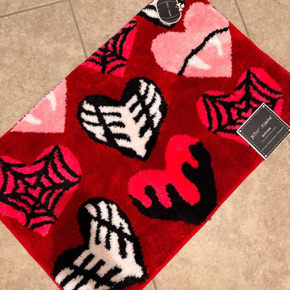 Betsey Johnson Bath Rug Red Pink Heart Spiderweb Bone Flame 20x32 New